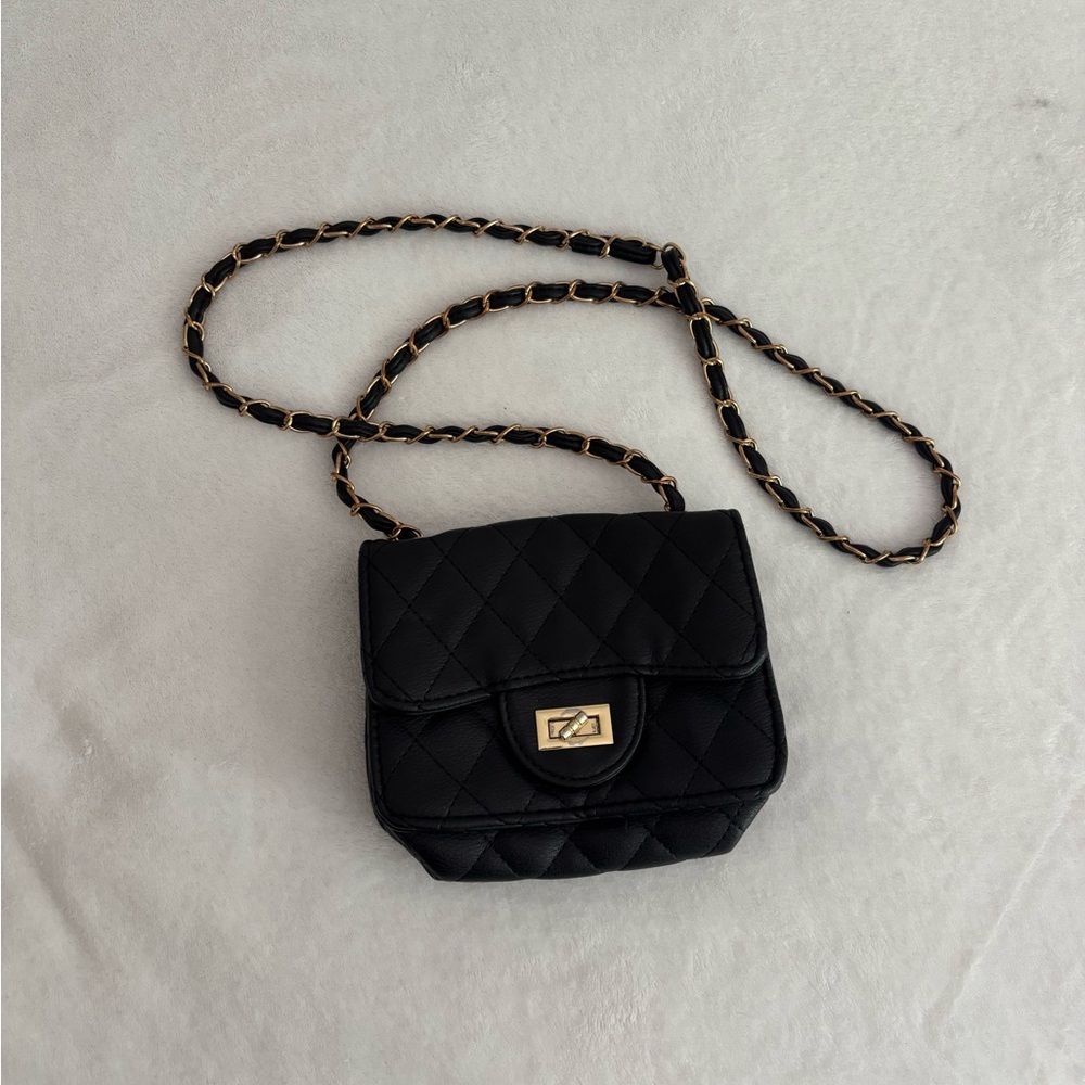 Windsor Black gold Quilted Crossbody Bag with Chain Strap